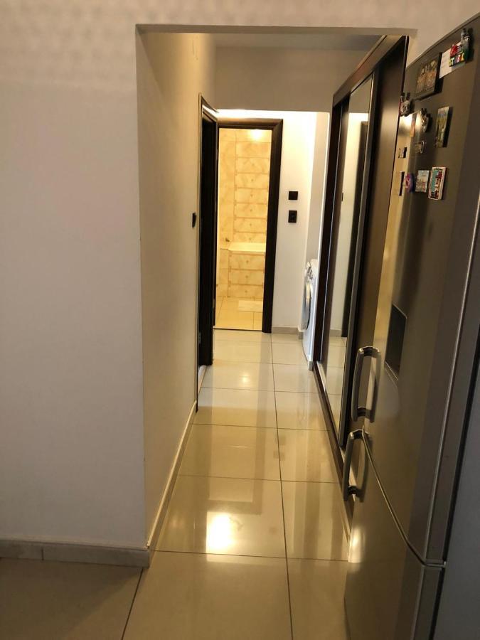 Page2 Apartament Targoviste Bagian luar foto